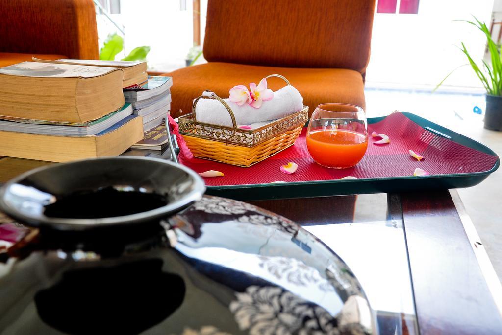 Sea Breeze Hotel 미리사 외부 사진
